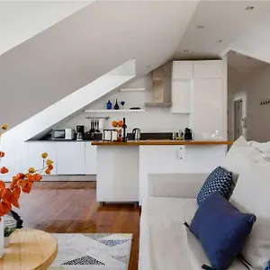 Appartement A Captivating Close To River Tagus In, Lisboa
